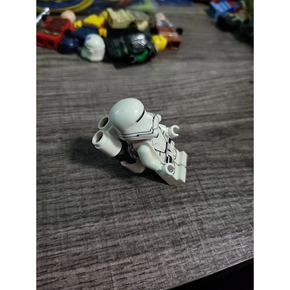 Lego First Order Flametrooper (sw0666) Minifigures Star Wars‎ 75103